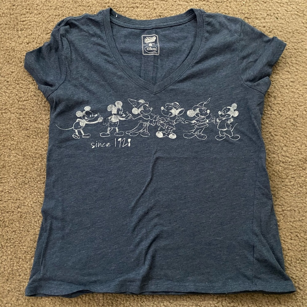 Disney Mickey Tshirt. Size large